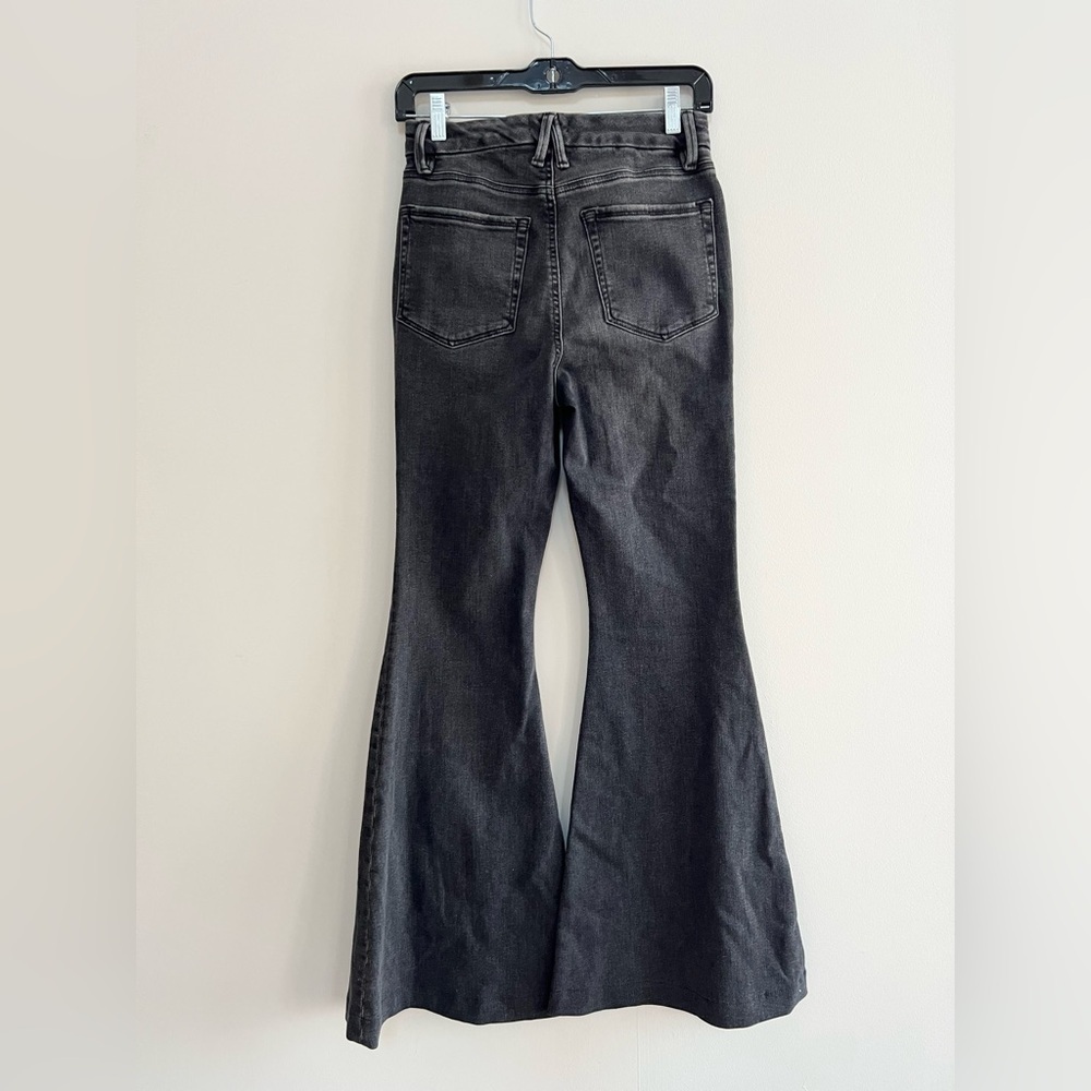 Good American Good Waist High-Rise Super Flare Jeans, Black Wash, 4/27 - Picture 3 of 11